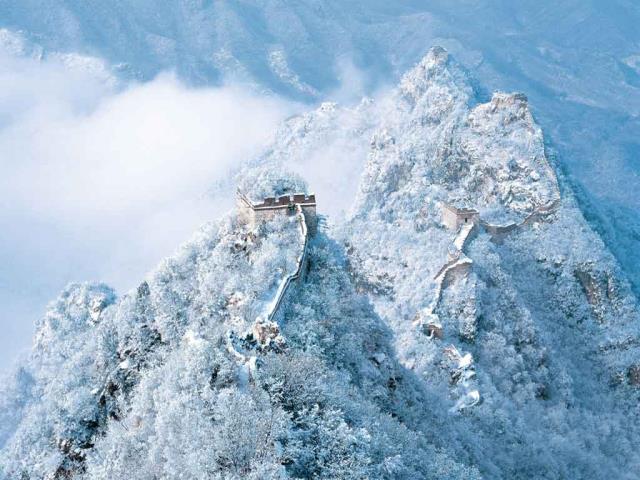 银装素裹，巍峨壮丽