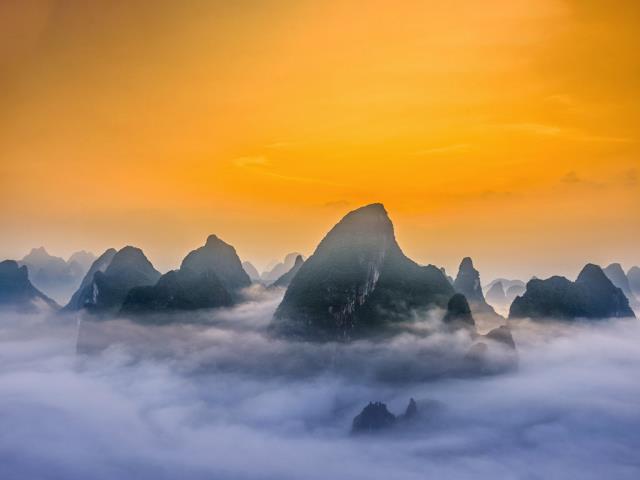 云山雾绕