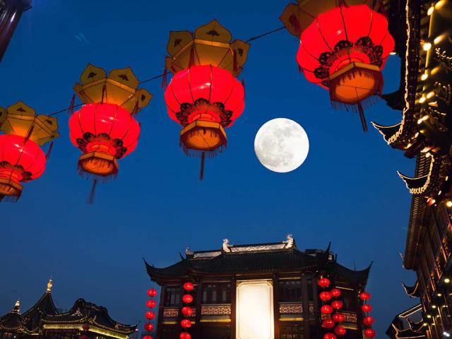 海上生明月，天涯共此时