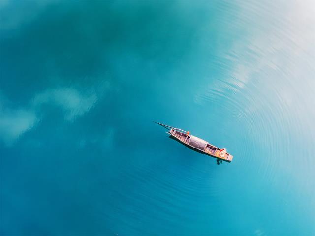 清凉的湖水